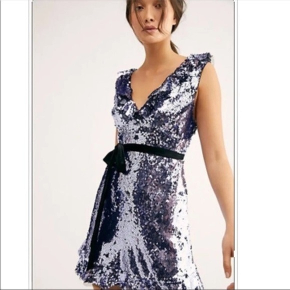 NWT Free People Sequin Siren Mini Dress in Black Size 0 - Picture 3 of 10